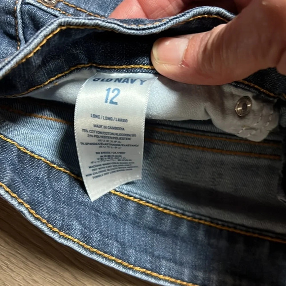 Old navy shorts - Picture 3 of 3